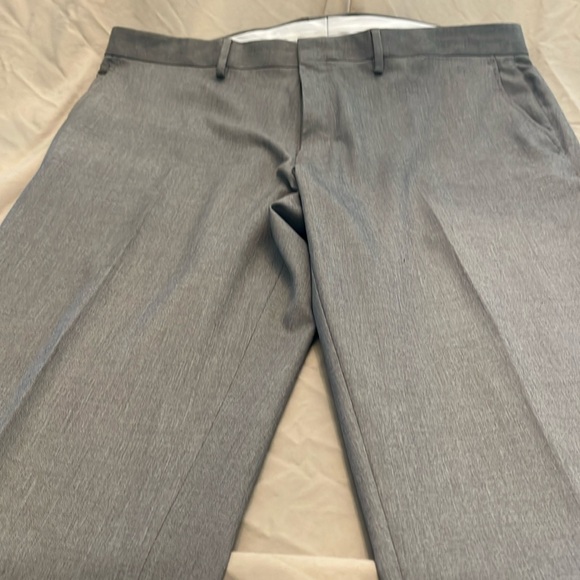 Kenneth Cole Reaction gray heather dress pants. 40 waist 32 inseam - Picture 1 of 6